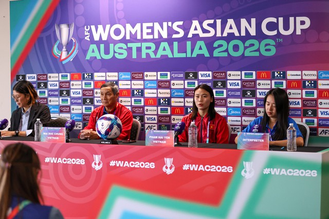 Đội tuyển nữ Việt Nam đấu Đ&agrave;i Loan v&agrave;o 12 giờ trưa, nắng &lsquo;vỡ đầu&rsquo;: HLV Mai Đức Chung n&oacute;i g&igrave;?- Ảnh 1.