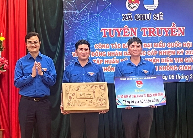 Chia sẻ kh&oacute; khăn trong đời sống đồng b&agrave;o Gia Lai: H&agrave;nh động của giới trẻ - Ảnh 2.