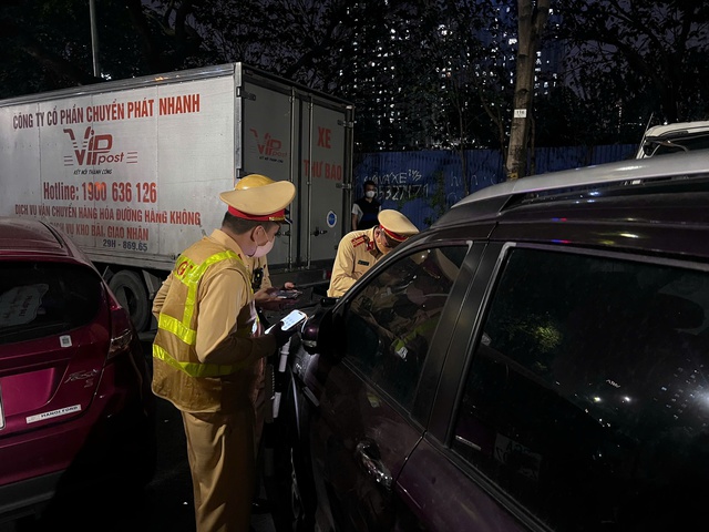  Tai nạn liên hoàn 5 ô tô, 3 xe máy, nhiều người bị thương- Ảnh 3.