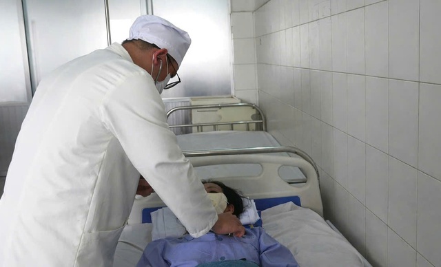  Cứu sống bệnh nhân ung thư biến chứng chảy máu ồ ạt - Ảnh 3.