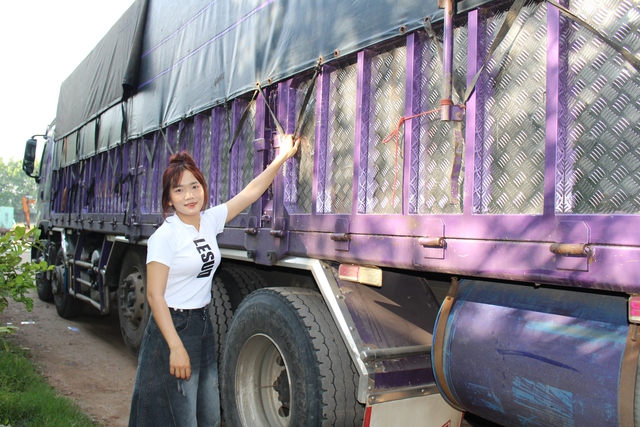 Cô gái Gia Lai 26 tuổi lái xe tải xuyên Việt, một tháng ngủ cabin 25 ngày- Ảnh 2. Cô gái Gia Lai 26 tuổi lái xe tải xuyên Việt, một tháng ngủ cabin 25 ngày- Ảnh 2.