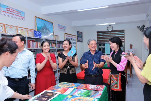 Tống Li&ecirc;n Anh chọn Việt Nam l&agrave;m gi&aacute;o dục cộng đồng: 'T&ocirc;i th&iacute;ch cảm gi&aacute;c n&agrave;y, rất đời'- Ảnh 4.