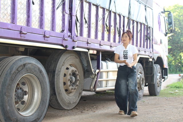 Cô gái Gia Lai 26 tuổi lái xe tải xuyên Việt, một tháng ngủ cabin 25 ngày- Ảnh 3. Cô gái Gia Lai 26 tuổi lái xe tải xuyên Việt, một tháng ngủ cabin 25 ngày- Ảnh 3.