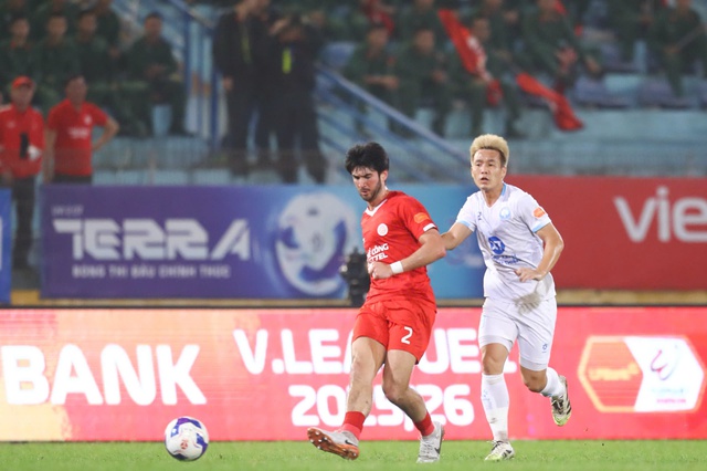 Trung vệ Việt kiều thể h&igrave;nh l&yacute; tưởng m&agrave; đội tuyển Việt Nam rất cần- Ảnh 2.