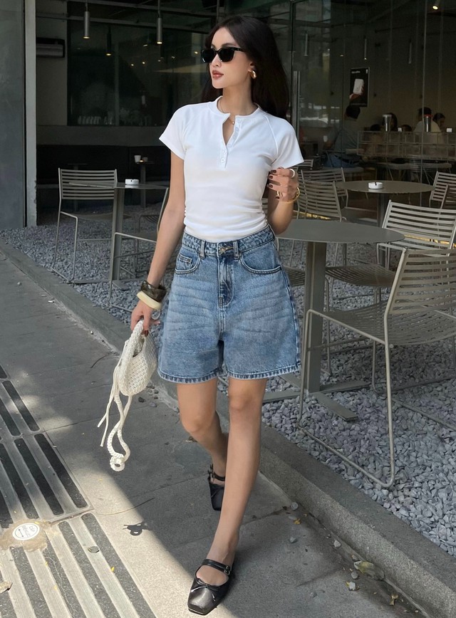 Thoải mái xuống phố với quần shorts cạp cao- Ảnh 7. Thoải mái xuống phố với quần shorts cạp cao- Ảnh 7.