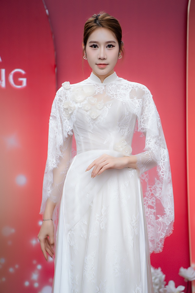 Khi tà áo dài kể câu chuyện của những 'bông hồng thép'- Ảnh 4. Khi tà áo dài kể câu chuyện của những 'bông hồng thép'- Ảnh 4.