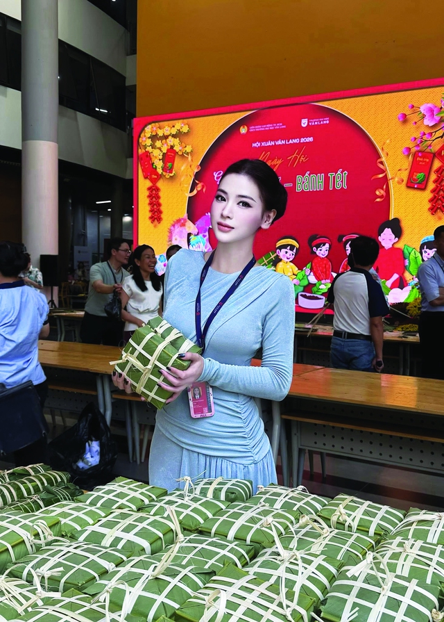 Nh&agrave; thiết kế nữ đưa thời trang Việt ra thế giới- Ảnh 4.