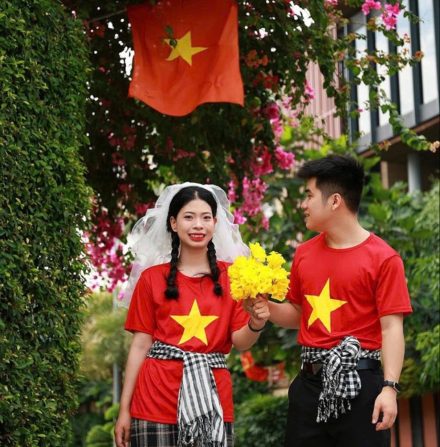 Bộ ảnh cưới đặc biệt của cặp đôi nên duyên nhờ... đi nhặt rác- Ảnh 2.