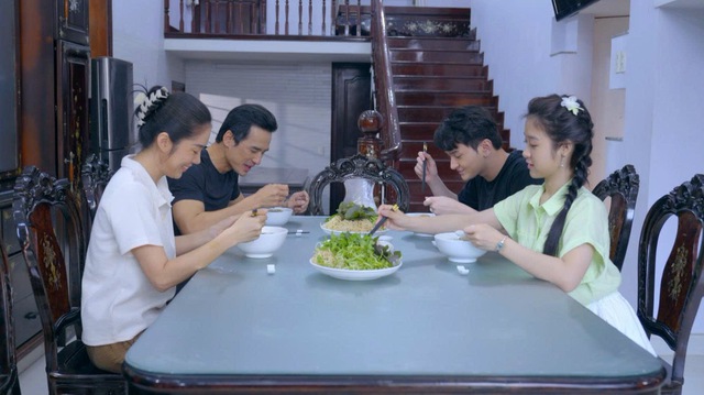 Lê Phương tái hợp bạn diễn sau 10 năm - Ảnh 3.