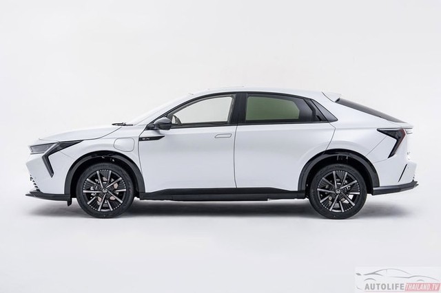 N2 sắp bán tại Đông Nam Á, giá quy đổi trên 1 tỉ đồng - Ảnh 11.