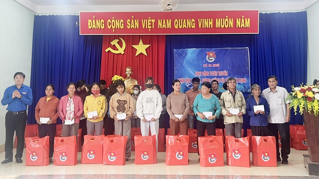  Phát huy vai trò tuổi trẻ trong ngày hội bầu cử toàn dân - Ảnh 2.