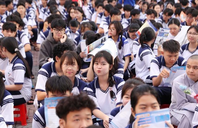 Tuyển sinh ĐH 2026: Giải đ&aacute;p băn khoăn về x&eacute;t tuyển học bạ v&agrave; chứng chỉ IELTS - Ảnh 7.