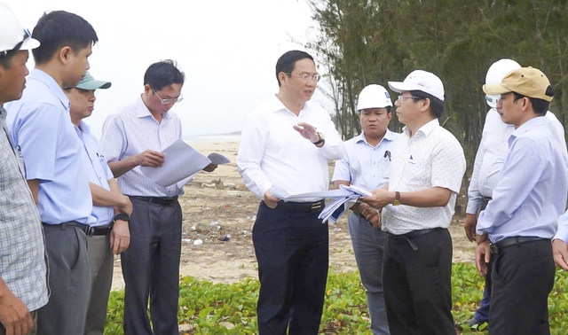Đề xuất 950 tỉ đồng x&acirc;y đ&ecirc; chắn c&aacute;t, nạo v&eacute;t luồng lạch tại Cửa Lở - Ảnh 3.