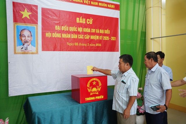 Cử tri đặc khu Thổ Ch&acirc;u ở An Giang bầu cử sớm- Ảnh 1.