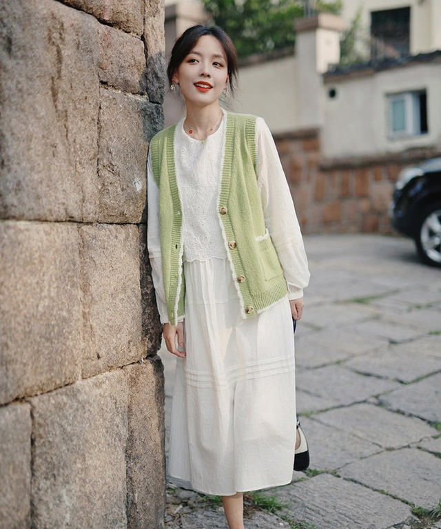 Sang trọng thầm lặng không phô trương với sắc trắng, kem - Ảnh 2.