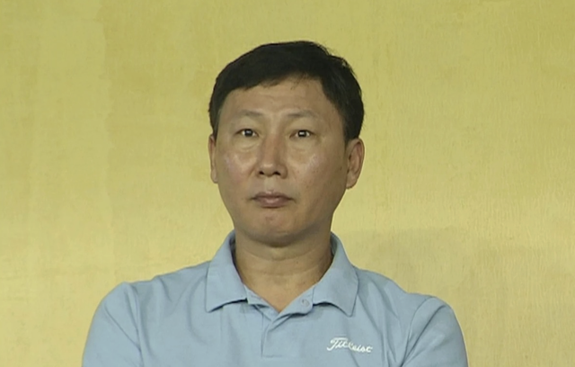 Ho&agrave;ng H&ecirc;n chơi cực hay khi HLV Kim Sang-sik dự kh&aacute;n, H&agrave; Nội quật ng&atilde; đội đầu bảng CAHN - Ảnh 1.