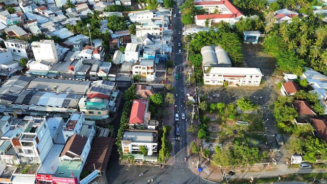 Vĩnh Long: H&agrave;ng triệu m&eacute;t vu&ocirc;ng đất c&ocirc;ng bỏ trống nhiều năm, kh&ocirc;ng khai th&aacute;c sử dụng - Ảnh 2.