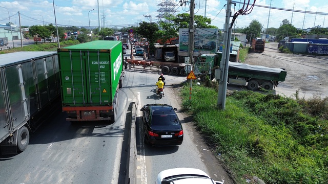 H&agrave;ng loạt vi phạm tại c&aacute;c b&atilde;i xe tr&aacute;i ph&eacute;p, phường C&aacute;t L&aacute;i ra qu&acirc;n xử l&yacute; - Ảnh 10.