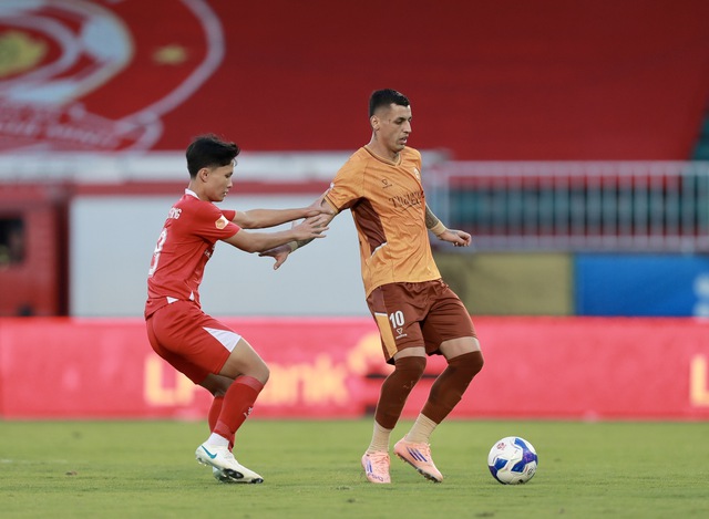 HAGL sắp xuống đ&aacute;y bảng: Trụ hạng đ&atilde;, rồi c&ugrave;ng bầu Đức mơ... v&ocirc; địch m&ugrave;a sau- Ảnh 2.