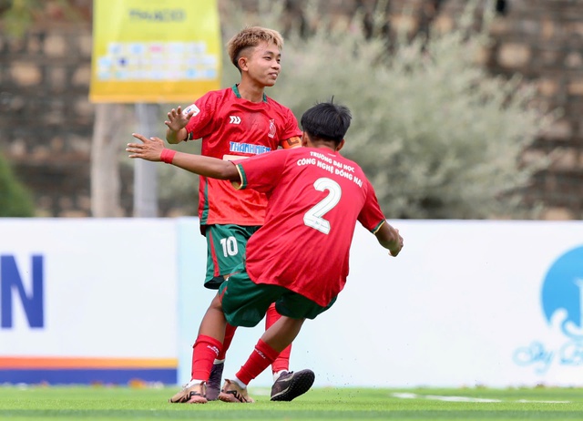 Ghi b&agrave;n tuyệt đẹp từ chấm đ&aacute; phạt g&oacute;c, đồng đội cũ của L&yacute; Đức n&oacute;i g&igrave;?- Ảnh 4.