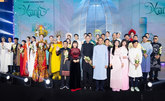 Hoa hậu Yến Nhi tỏa sáng trong tà áo dài 'Tứ bình hoa lụa'- Ảnh 3.