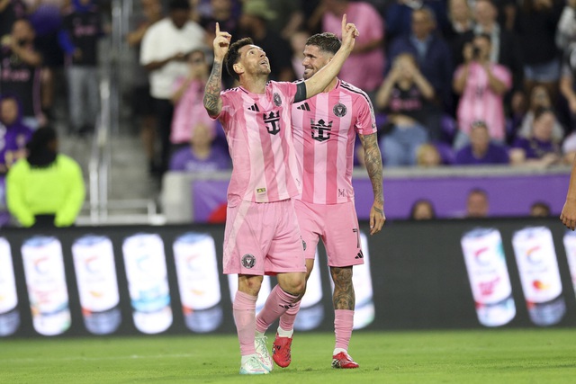 Messi chinh phục hơn 72.000 kh&aacute;n giả Mỹ, sắp ph&aacute; cột mốc 900 b&agrave;n thắng- Ảnh 1.