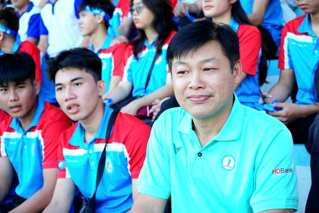 CĐV Trường ĐH Đồng Tháp lặn lội đường xa đến Nha Trang tiếp lửa đội nhà- Ảnh 2. CĐV Trường ĐH Đồng Tháp lặn lội đường xa đến Nha Trang tiếp lửa đội nhà- Ảnh 2.