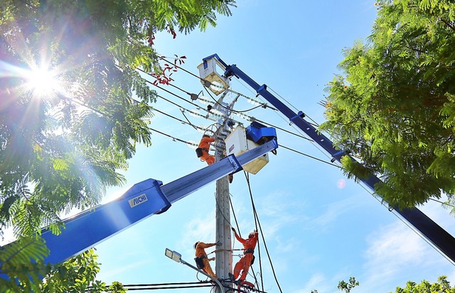 Công ty Điện lực Đà Nẵng sẵn sàng cấp điện phục vụ bầu cử- Ảnh 1. Công ty Điện lực Đà Nẵng sẵn sàng cấp điện phục vụ bầu cử- Ảnh 1.