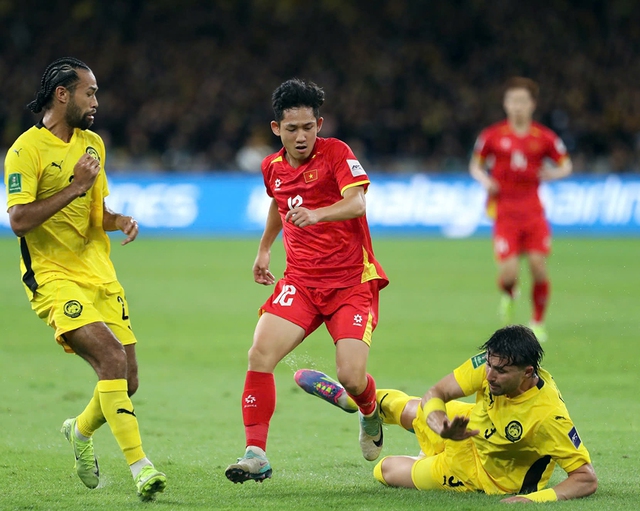 AFC sẽ gi&uacute;p HLV Kim Sang-sik 'nhẹ đầu'- Ảnh 1.