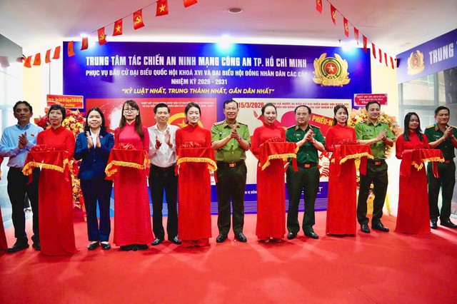 C&ocirc;ng an TP.HCM ra mắt Trung t&acirc;m T&aacute;c chiến An ninh mạng - Ảnh 1.