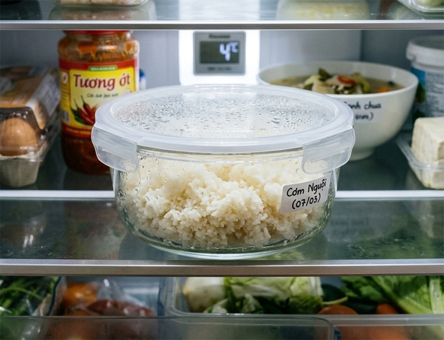 Chuy&ecirc;n gia: Điều g&igrave; xảy ra cho đường huyết nếu bạn ăn cơm nguội mỗi ng&agrave;y? - Ảnh 1.