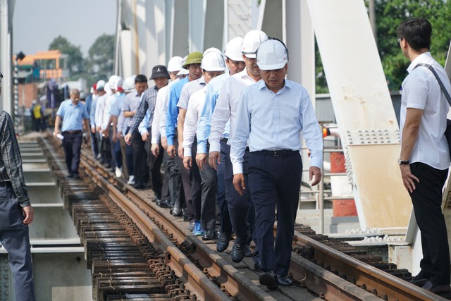 Cầu Ghềnh sẽ được gia cố để lưu th&ocirc;ng tạm từ ng&agrave;y 12.3- Ảnh 1.