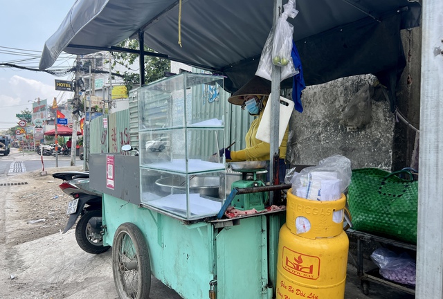 Gi&aacute; gas tăng v&agrave; khan hiếm từ đầu th&aacute;ng 3, người d&acirc;n lo lắng - Ảnh 2.