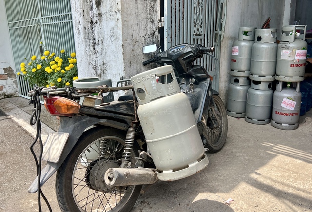 Gi&aacute; gas tăng v&agrave; khan hiếm từ đầu th&aacute;ng 3, người d&acirc;n lo lắng - Ảnh 4.