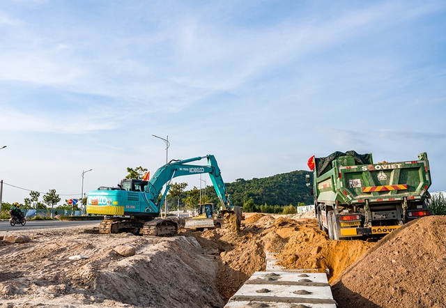 Lo vỡ tiến độ loạt c&ocirc;ng tr&igrave;nh trọng điểm quốc gia- Ảnh 1.