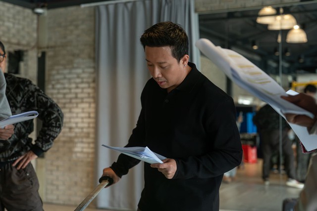 Trấn Thành học 3 thứ tiếng để đóng 'bom tấn' với Park Bo Gum - Ảnh 1.