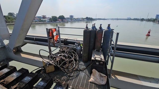 Cầu Ghềnh sẽ được gia cố để lưu th&ocirc;ng tạm từ ng&agrave;y 12.3- Ảnh 4.