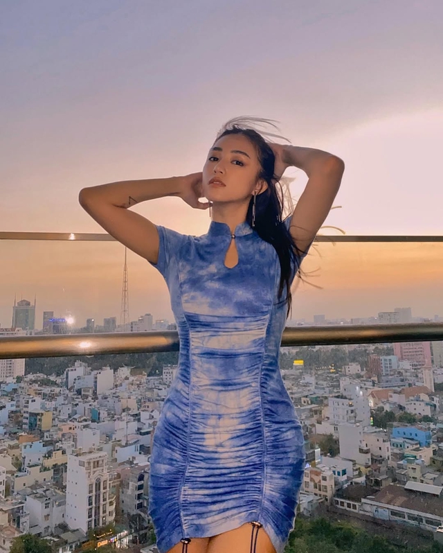 Trang phục loang màu mang luồng gió mới cho phong cách đời thường - Ảnh 1.