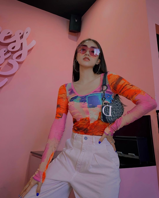 Trang phục loang màu mang luồng gió mới cho phong cách đời thường - Ảnh 5.