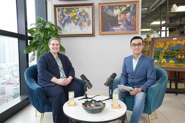 C&ocirc; gi&aacute;o người Wales v&agrave; h&agrave;nh tr&igrave;nh b&eacute;n duy&ecirc;n với Việt Nam- Ảnh 1.