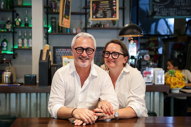 Người đ&agrave;n &ocirc;ng Ph&aacute;p về Việt Nam t&igrave;m mẹ ruột - Ảnh 1.