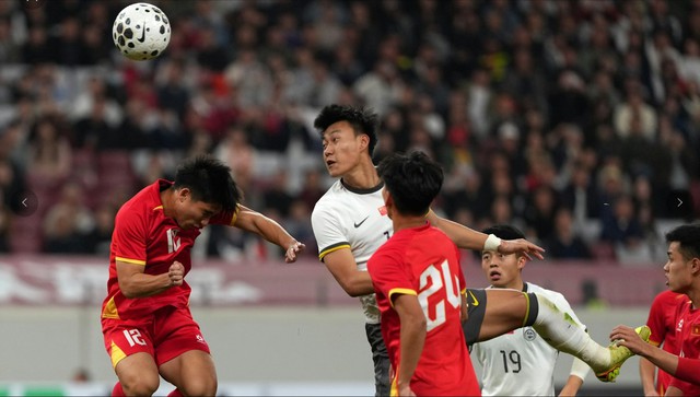 HLV Trung Quốc nhận xét bất ngờ về U.23 Việt Nam, thủ môn Cao Văn Bình nói thẳng điều này- Ảnh 2. HLV Trung Quốc nhận xét bất ngờ về U.23 Việt Nam, thủ môn Cao Văn Bình nói thẳng điều này- Ảnh 2.