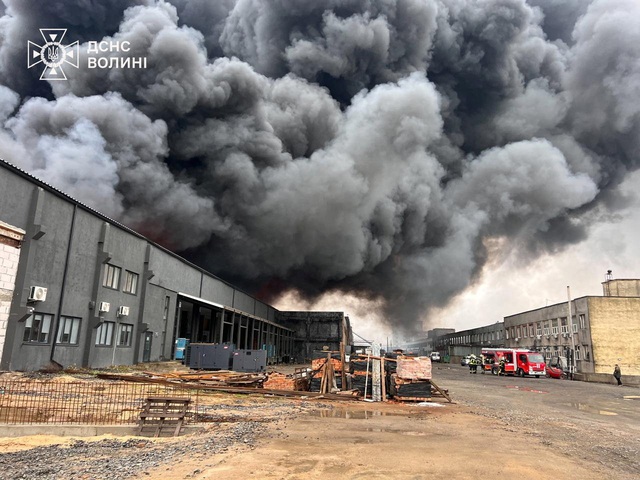 Chiến sự Ukraine ng&agrave;y 1.498: Nga tuy&ecirc;n bố kiểm so&aacute;t ho&agrave;n to&agrave;n Luhansk - Ảnh 1.