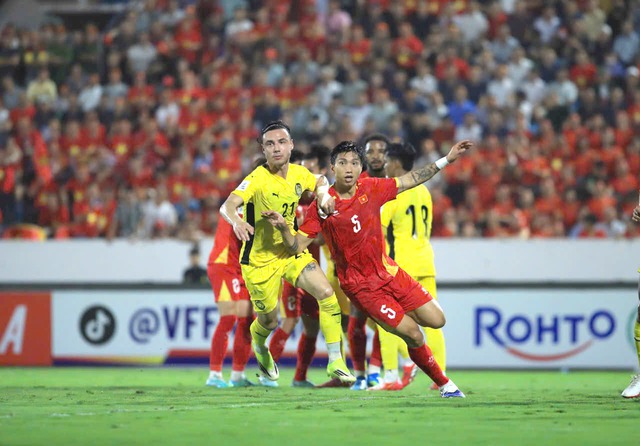 &lsquo;Sạn&rsquo; ở h&agrave;ng thủ đội tuyển Việt Nam- Ảnh 1.