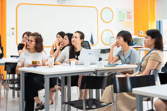 C&ocirc; gi&aacute;o người Wales v&agrave; h&agrave;nh tr&igrave;nh b&eacute;n duy&ecirc;n với Việt Nam- Ảnh 4.