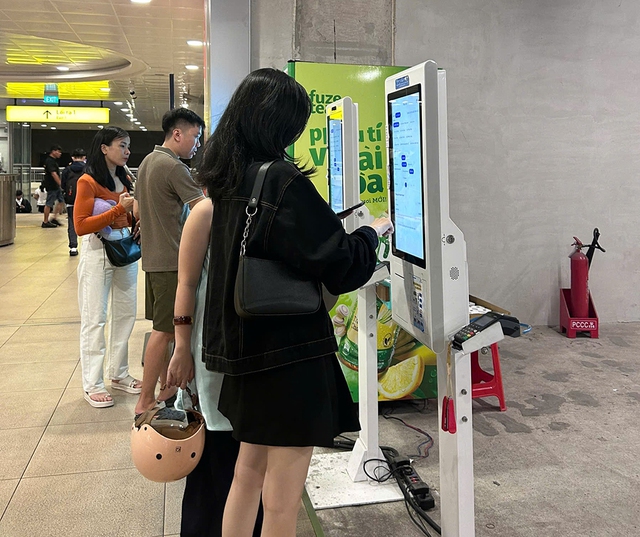 Người trẻ đang dần 'phải l&ograve;ng' giao th&ocirc;ng c&ocirc;ng cộng - Ảnh 4.