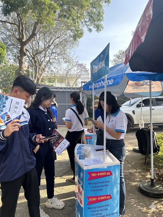 VNPT Lâm Đồng: 20 năm miệt mài ‘tiếp sức’, cùng sĩ tử viết tiếp ước mơ - Ảnh 5.