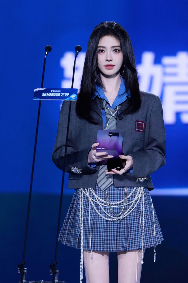 C&ocirc;ng ty quản l&yacute; cũ 'chơi chi&ecirc;u', C&uacute;c Tịnh Y vẫn an to&agrave;n tho&aacute;t scandal trốn thuế  - Ảnh 1.