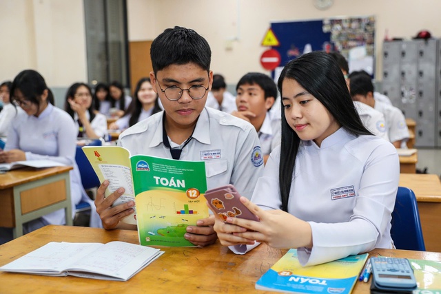 Tin tức đặc biệt tr&ecirc;n b&aacute;o in Thanh Ni&ecirc;n 2.4.2026- Ảnh 1.