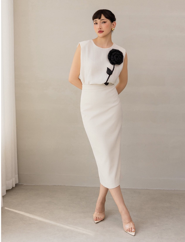 Dễ mặc, dễ đẹp khi diện trang phục đồng màu - Ảnh 1.